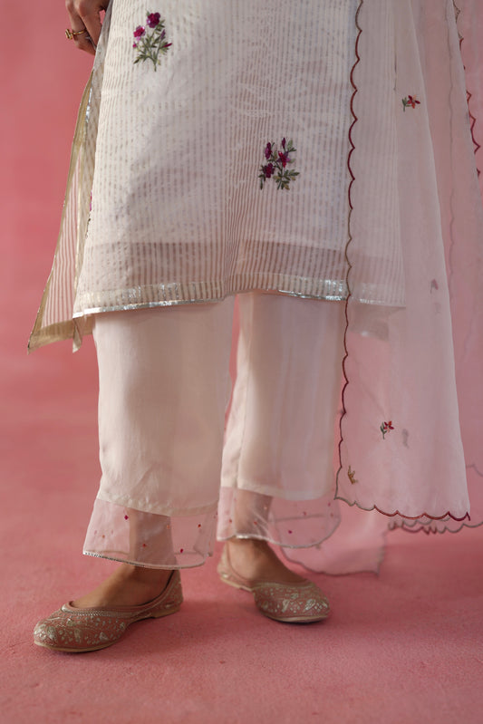 Shakkar Kurta Set