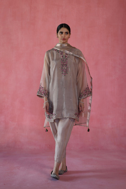 Kewra Kurta Set