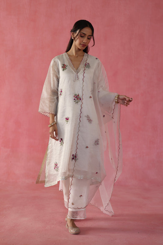 Shakkar Kurta Set