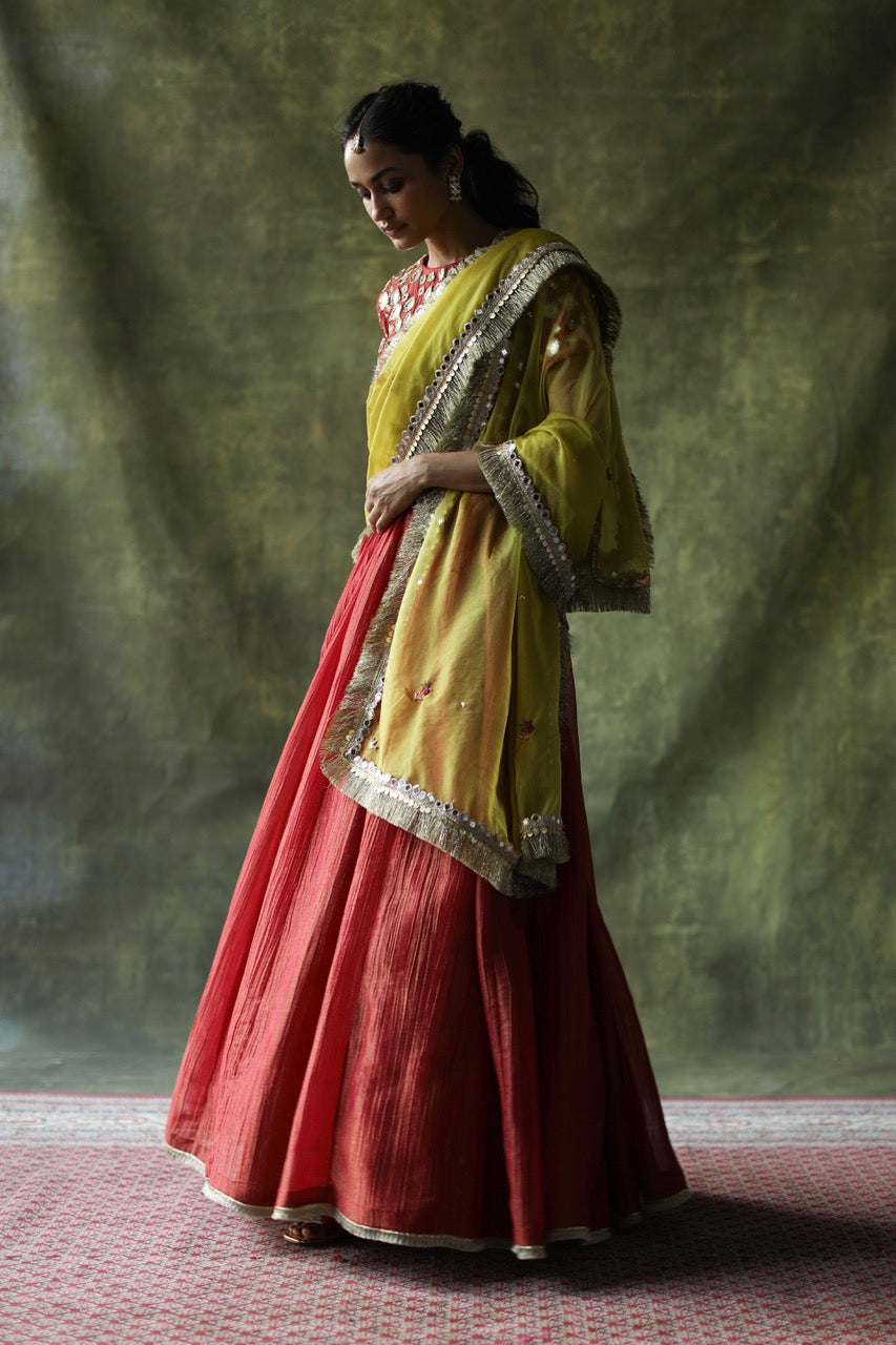 Sifat Lehenga