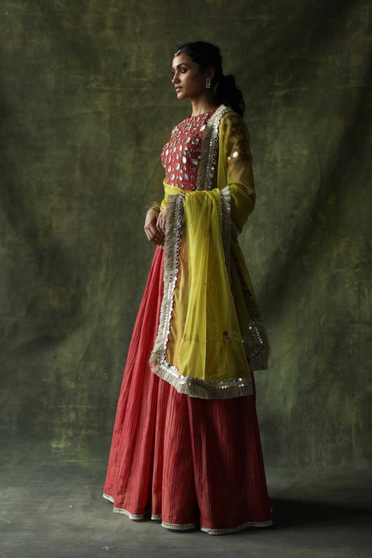Sifat Lehenga