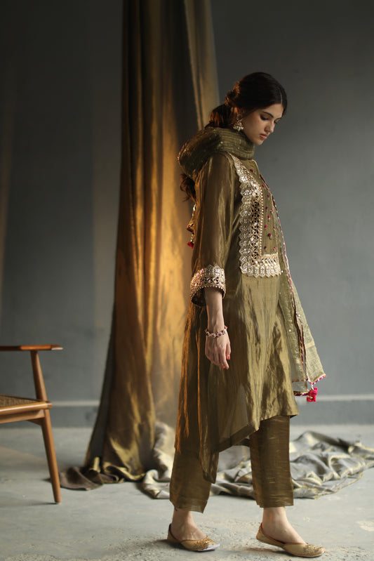Nakasha Kurta Set