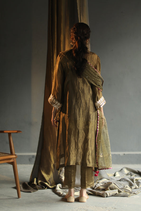 Nakasha Kurta Set