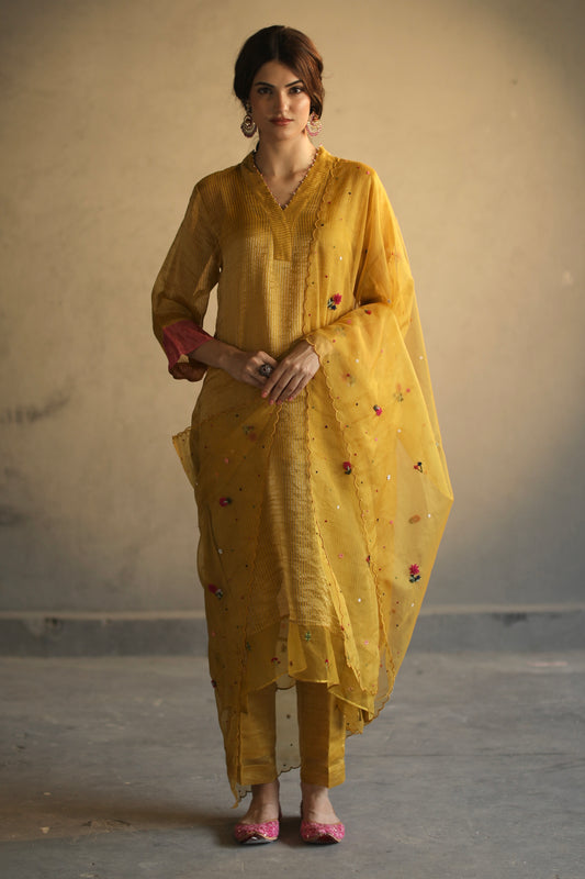 Jhilmil Kurta Set
