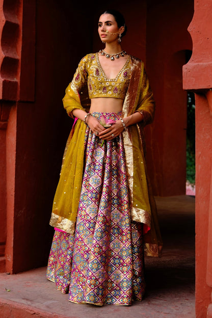 Aamna Lehenga Set