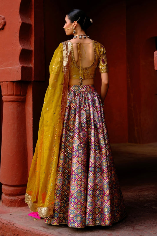Aamna Lehenga Set