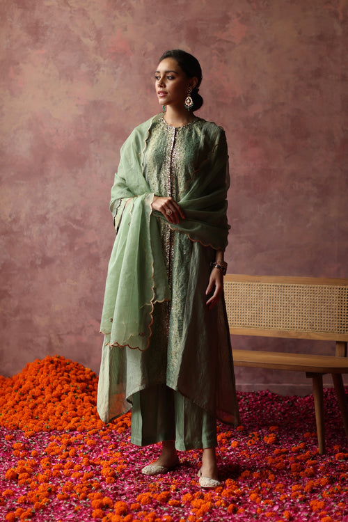 Paakizah Kurta Set