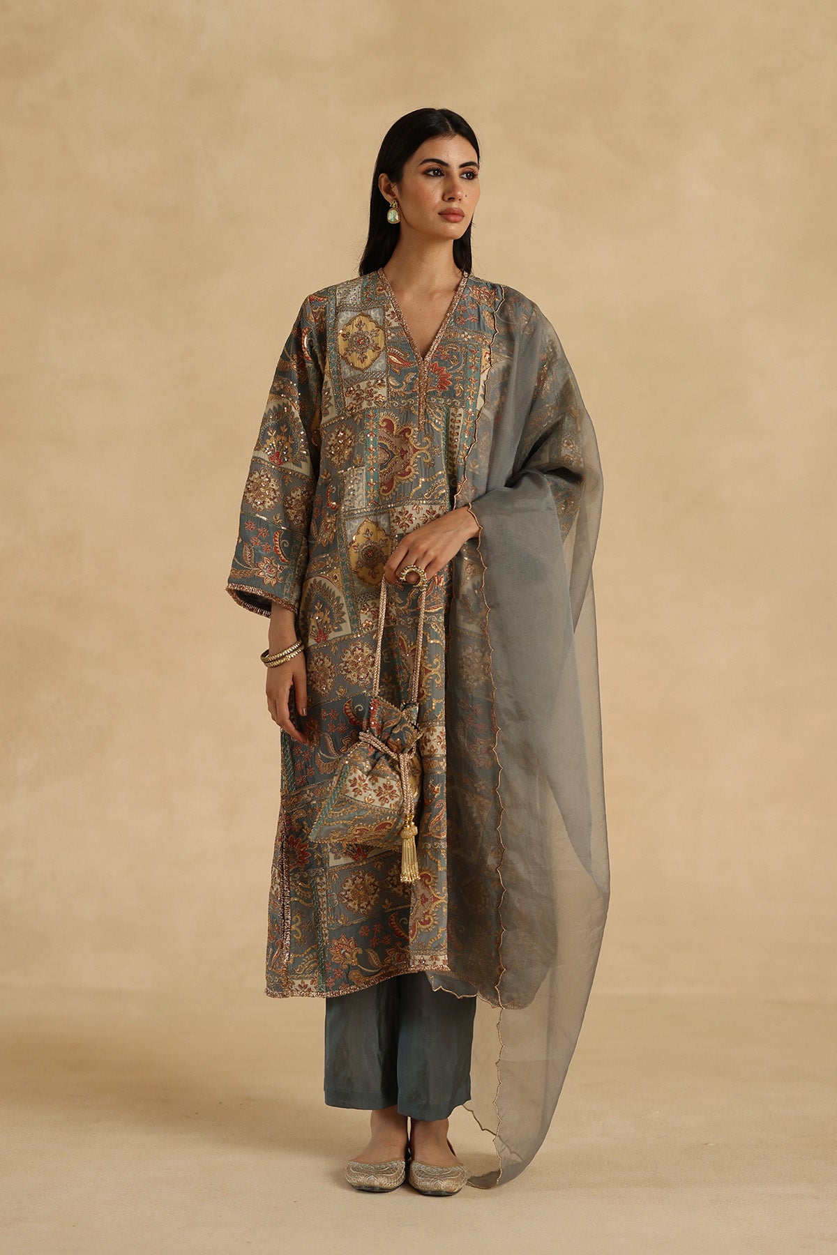 Tarini Suit Set