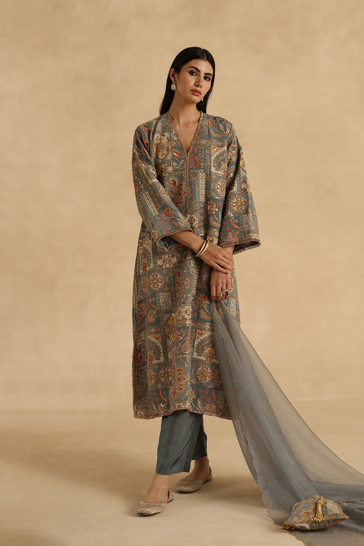 Tarini Suit Set