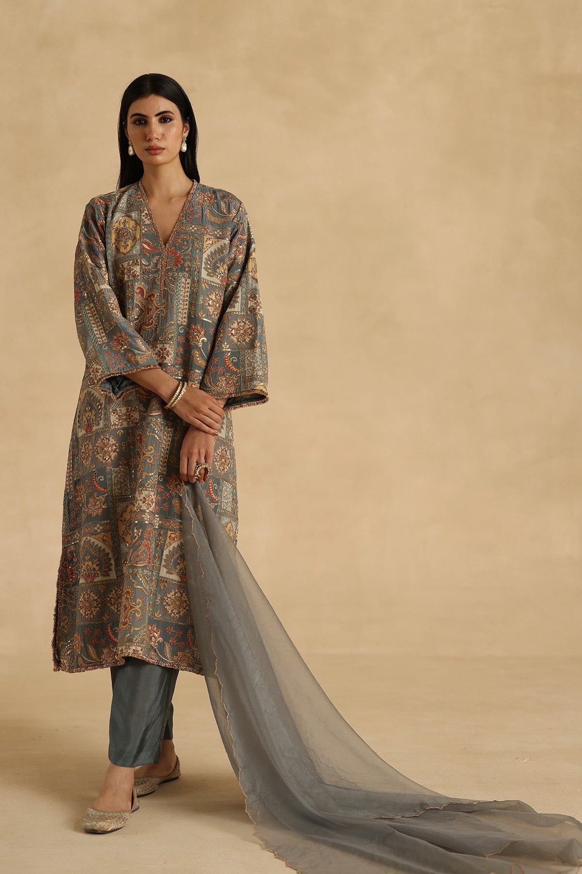 Tarini Suit Set