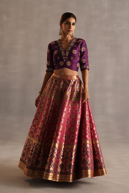 Saras Lehenga