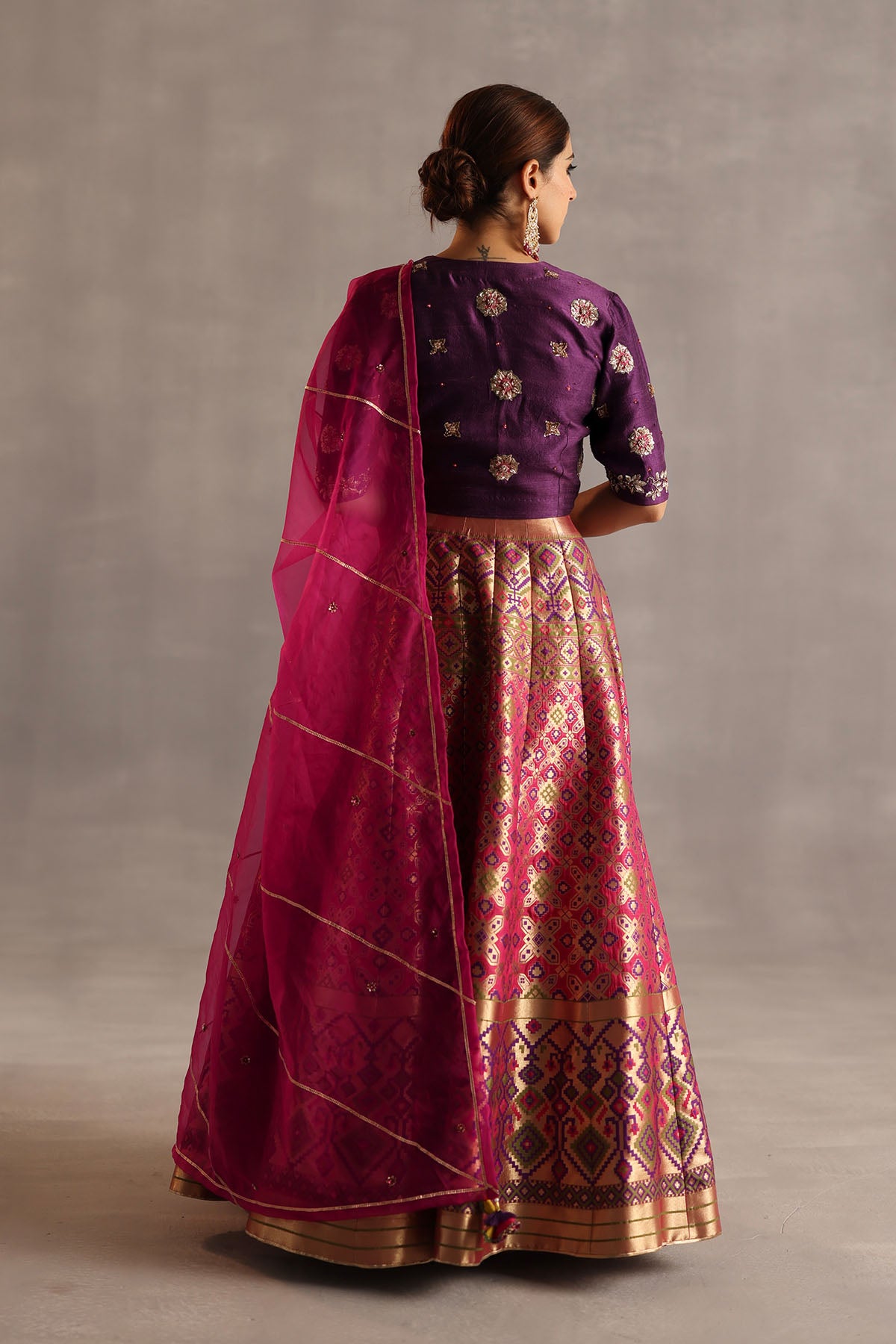 Saras Lehenga