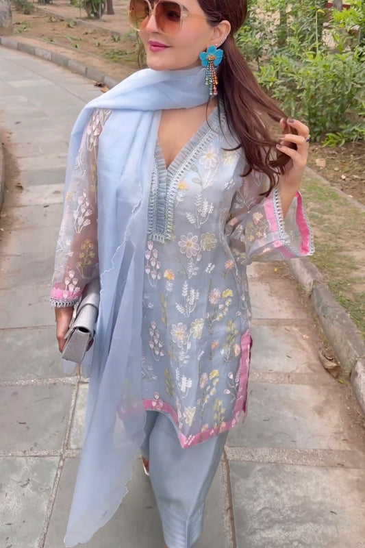 Ish Kaur in Eraya Kurta Set