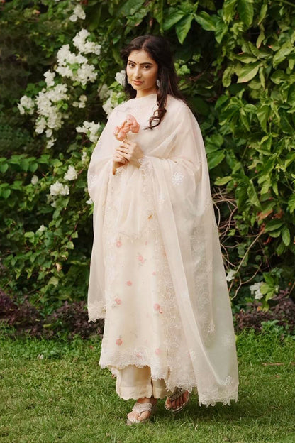 Sara Arjun in Sareena Kurta Set