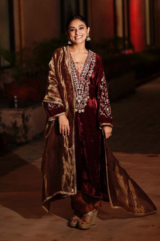 Maira Doshi In Minar Kurta Set