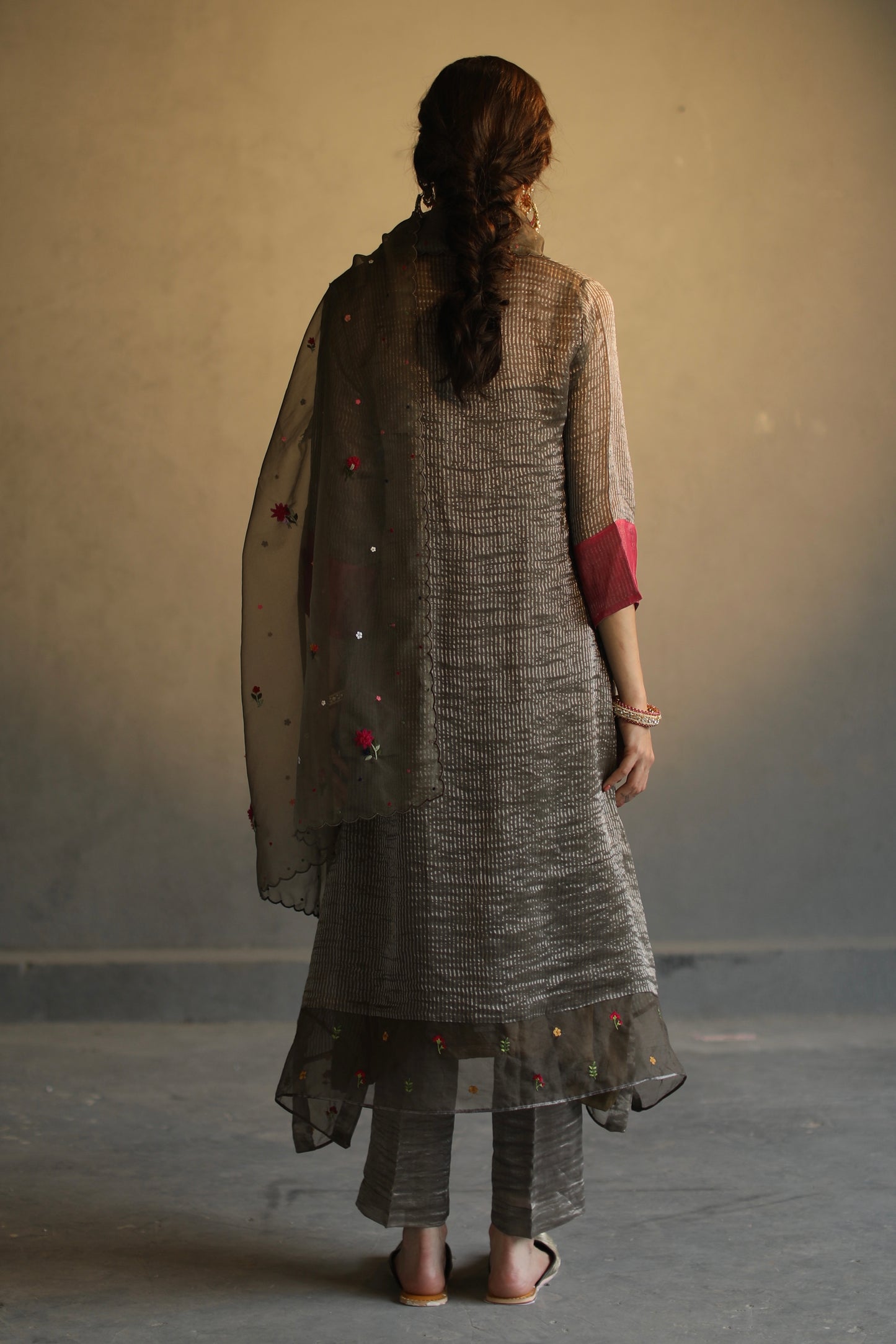 Jhilmil Kurta Set